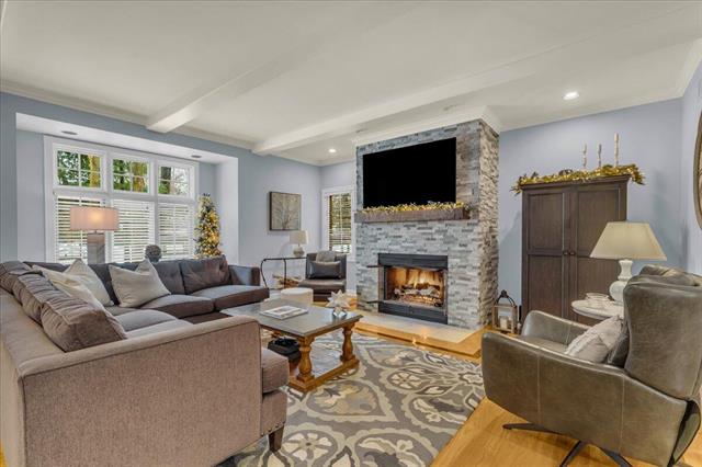 Builiding view six for 31495 Sleepy Hollow, Franklin, MI. 48025