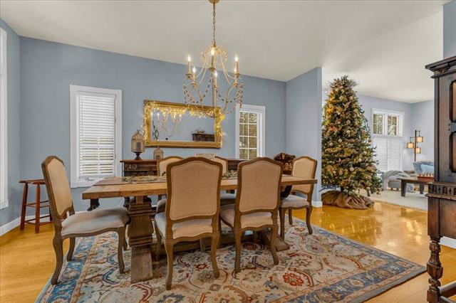 Builiding view sixteen for 31495 Sleepy Hollow, Franklin, MI. 48025