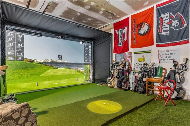 Builiding view thirty three for 31495 Sleepy Hollow, Franklin, MI. 48025