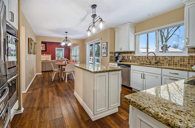 Builiding view eleven for 1871 Plumridge, Walled Lake, MI. 48390