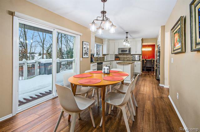 Builiding view fifteen for 1871 Plumridge, Walled Lake, MI. 48390