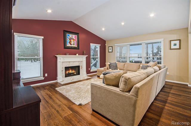 Builiding view nineteen for 1871 Plumridge, Walled Lake, MI. 48390