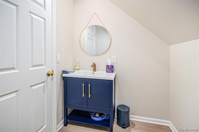 Builiding view thirty three for 1871 Plumridge, Walled Lake, MI. 48390