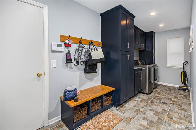 Builiding view twenty for 1871 Plumridge, Walled Lake, MI. 48390