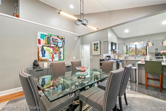 Builiding view eight for 24459 Bloomington, Franklin, MI. 48025