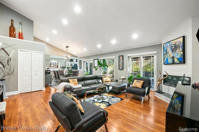 Builiding view five for 24459 Bloomington, Franklin, MI. 48025