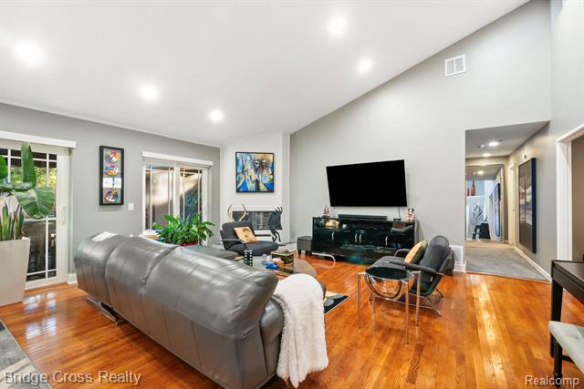 Builiding view four for 24459 Bloomington, Franklin, MI. 48025