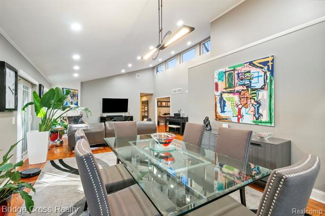 Builiding view seven for 24459 Bloomington, Franklin, MI. 48025