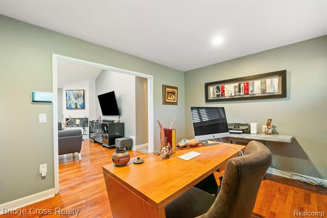 Builiding view sixteen for 24459 Bloomington, Franklin, MI. 48025