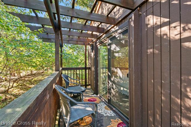 Builiding view thirty seven for 24459 Bloomington, Franklin, MI. 48025