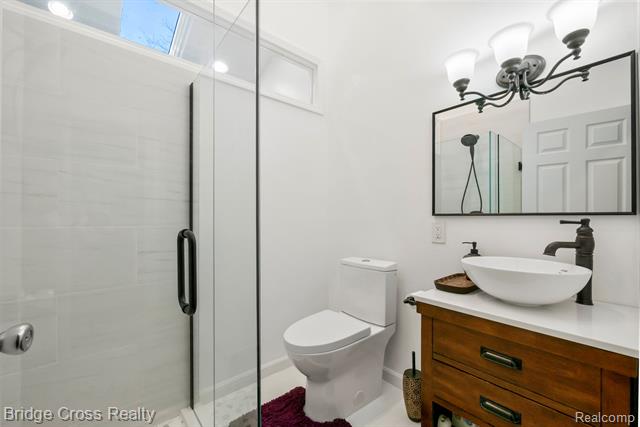 Builiding view twenty four for 24459 Bloomington, Franklin, MI. 48025