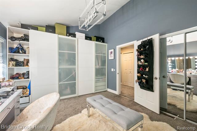 Builiding view twenty one for 24459 Bloomington, Franklin, MI. 48025