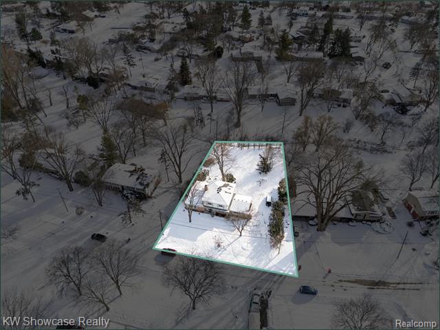 Builiding view forty three for 5241 S Pebblecreek, West Bloomfield, MI. 48322