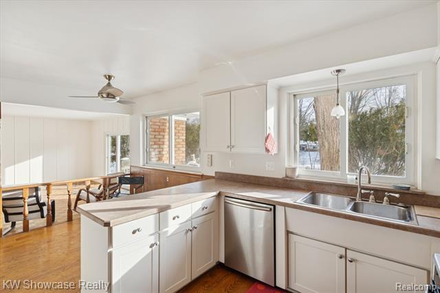 Builiding view thirteen for 5241 S Pebblecreek, West Bloomfield, MI. 48322