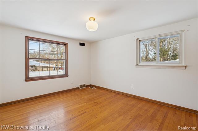 Builiding view twenty eight for 5241 S Pebblecreek, West Bloomfield, MI. 48322