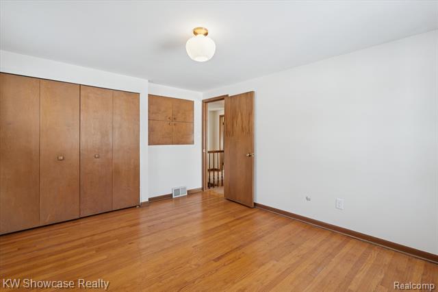 Builiding view twenty nine for 5241 S Pebblecreek, West Bloomfield, MI. 48322