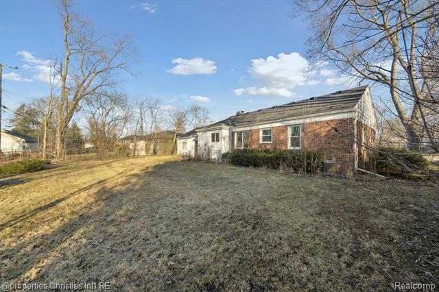 Builiding view fifty for 16975 W 14 Mile, Franklin, MI. 48025