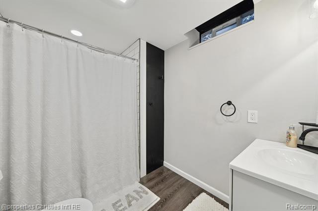 Builiding view forty one for 16975 W 14 Mile, Franklin, MI. 48025