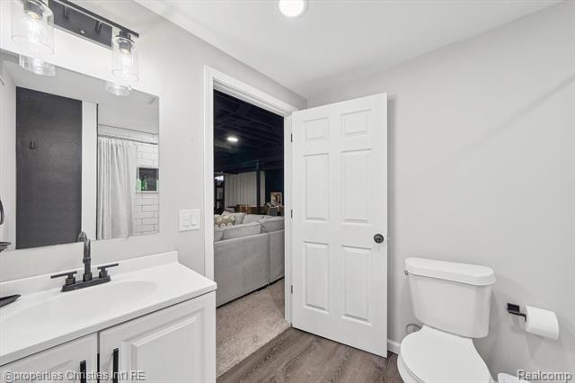 Builiding view forty three for 16975 W 14 Mile, Franklin, MI. 48025