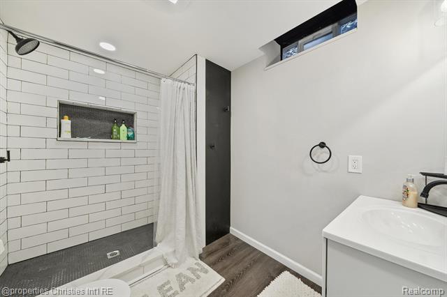 Builiding view forty two for 16975 W 14 Mile, Franklin, MI. 48025