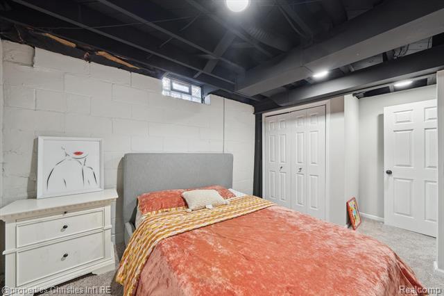 Builiding view thirty eight for 16975 W 14 Mile, Franklin, MI. 48025