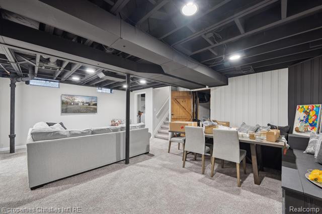 Builiding view thirty seven for 16975 W 14 Mile, Franklin, MI. 48025