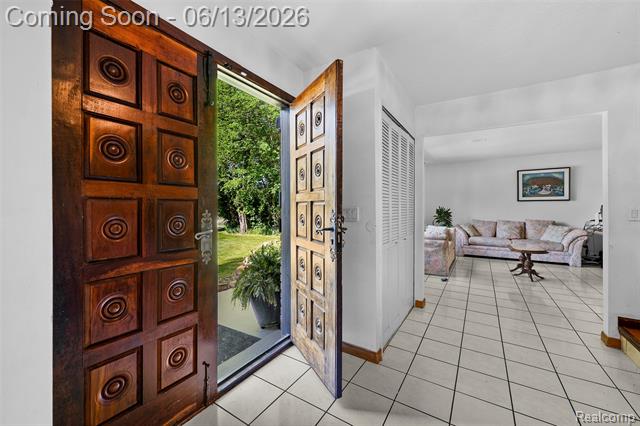 Builiding view eleven for 28700 W 14 Mile, West Bloomfield, MI. 48322