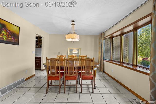 Builiding view fifteen for 28700 W 14 Mile, West Bloomfield, MI. 48322