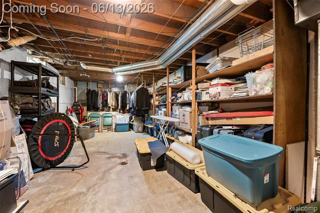 Builiding view fifty five for 28700 W 14 Mile, West Bloomfield, MI. 48322