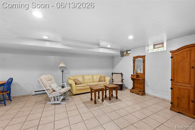 Builiding view forty six for 28700 W 14 Mile, West Bloomfield, MI. 48322