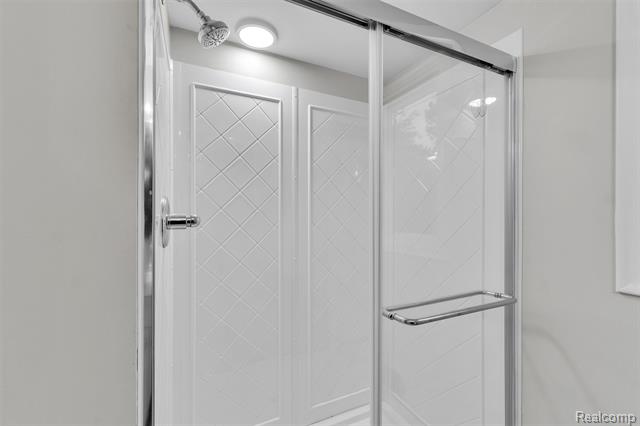 Builiding view forty eight for 31037 North Park, Farmington, MI. 48331