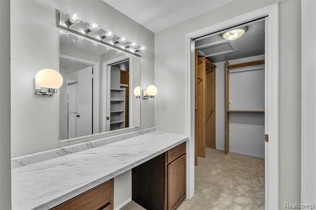 Builiding view forty five for 31037 North Park, Farmington, MI. 48331