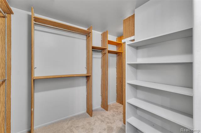 Builiding view forty six for 31037 North Park, Farmington, MI. 48331