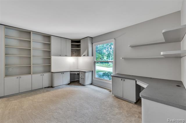 Builiding view four for 31037 North Park, Farmington, MI. 48331