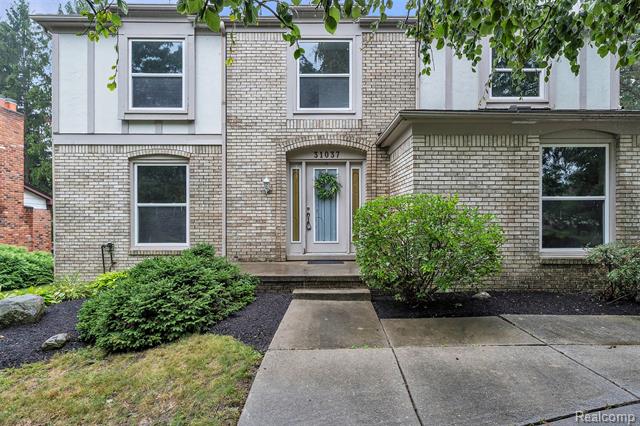 Builiding view one for 31037 North Park, Farmington, MI. 48331