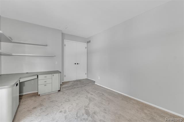 Builiding view six for 31037 North Park, Farmington, MI. 48331