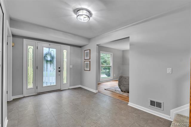 Builiding view two for 31037 North Park, Farmington, MI. 48331