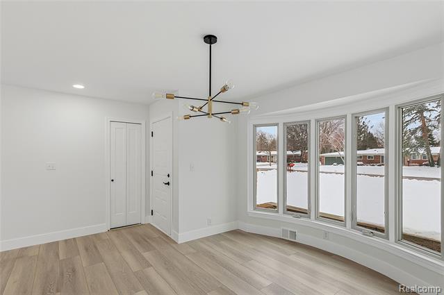 Builiding view ten for 32336 Tareyton, Farmington, MI. 48334