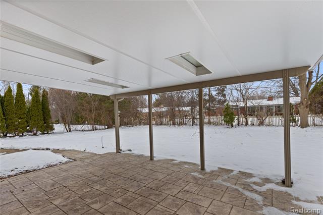 Builiding view thirty three for 32336 Tareyton, Farmington, MI. 48334