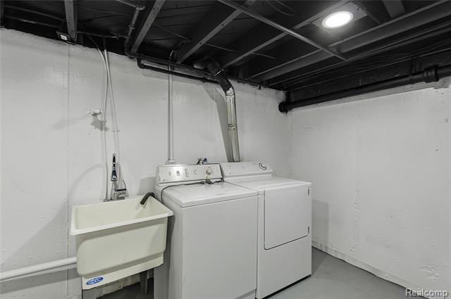 Builiding view twenty eight for 32336 Tareyton, Farmington, MI. 48334