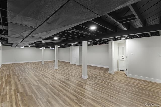 Builiding view twenty nine for 32336 Tareyton, Farmington, MI. 48334