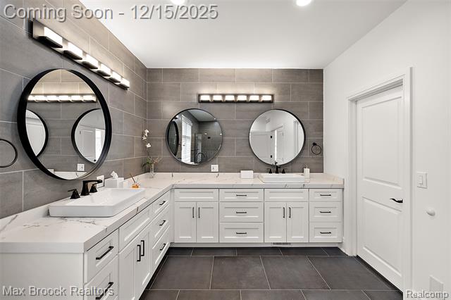 Builiding view eighteen for 7515 Hiddenbrook, Bloomfield Hills, MI. 48301