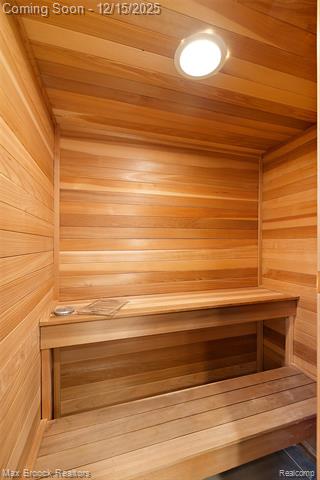 Builiding view fifty two for 7515 Hiddenbrook, Bloomfield Hills, MI. 48301