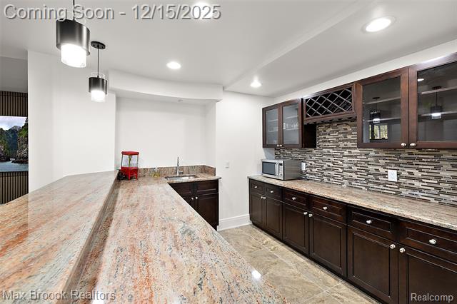 Builiding view forty eight for 7515 Hiddenbrook, Bloomfield Hills, MI. 48301