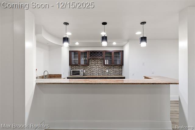 Builiding view forty seven for 7515 Hiddenbrook, Bloomfield Hills, MI. 48301