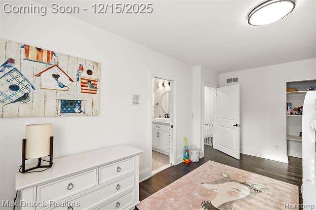 Builiding view forty two for 7515 Hiddenbrook, Bloomfield Hills, MI. 48301