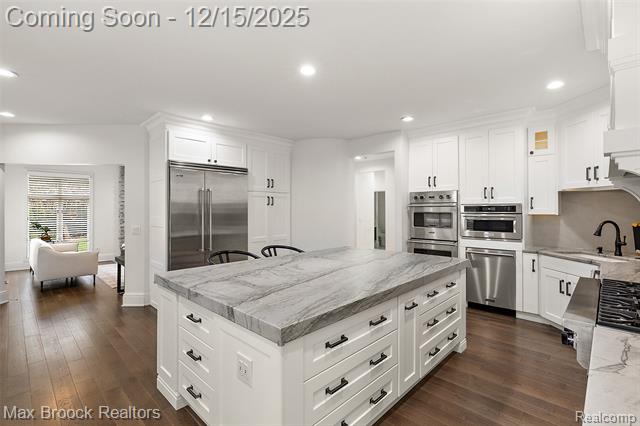 Builiding view seven for 7515 Hiddenbrook, Bloomfield Hills, MI. 48301