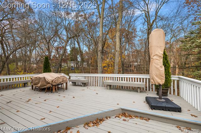 Builiding view sixty four for 7515 Hiddenbrook, Bloomfield Hills, MI. 48301