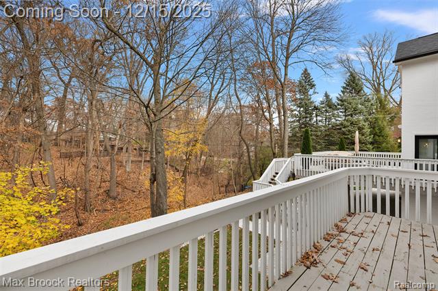 Builiding view sixty six for 7515 Hiddenbrook, Bloomfield Hills, MI. 48301