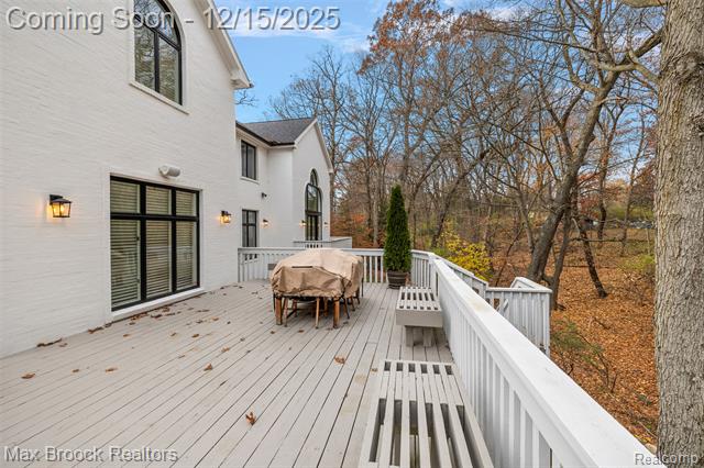 Builiding view sixty three for 7515 Hiddenbrook, Bloomfield Hills, MI. 48301